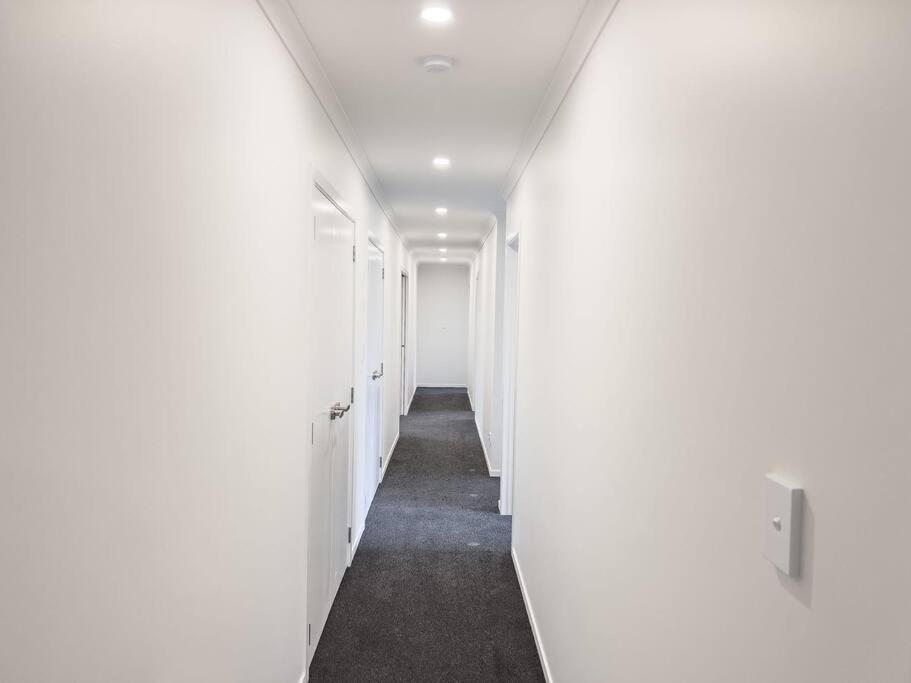 Rotorua Sunshine Brand New 4 Bedroom House エクステリア 写真