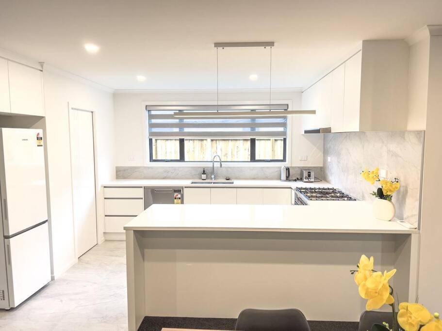 Rotorua Sunshine Brand New 4 Bedroom House エクステリア 写真