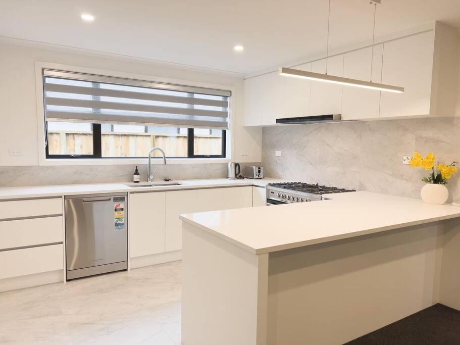 Rotorua Sunshine Brand New 4 Bedroom House エクステリア 写真