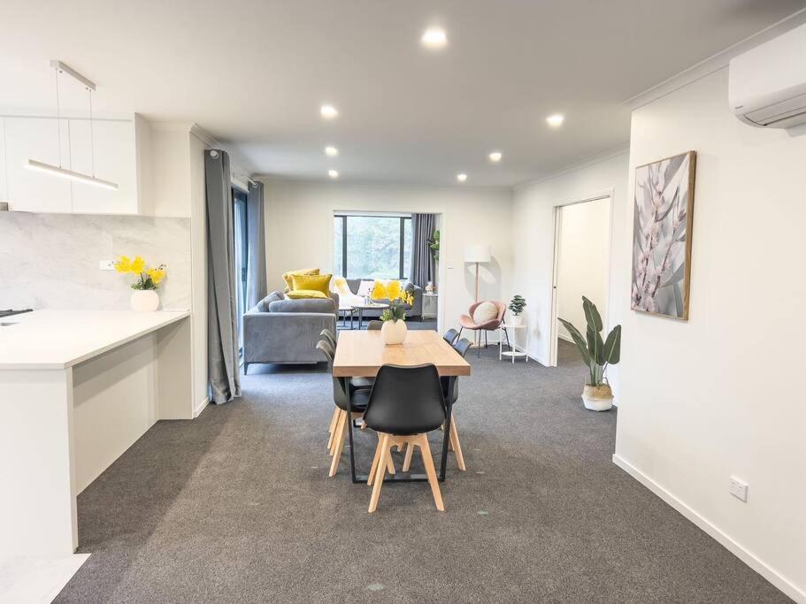 Rotorua Sunshine Brand New 4 Bedroom House エクステリア 写真