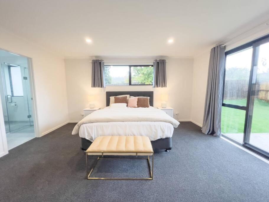 Rotorua Sunshine Brand New 4 Bedroom House エクステリア 写真