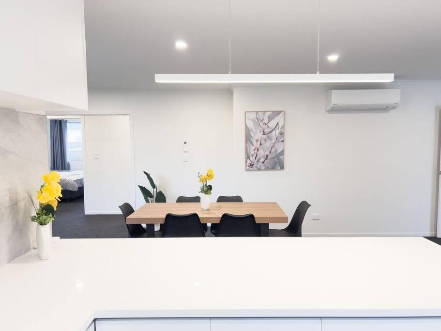 Rotorua Sunshine Brand New 4 Bedroom House エクステリア 写真