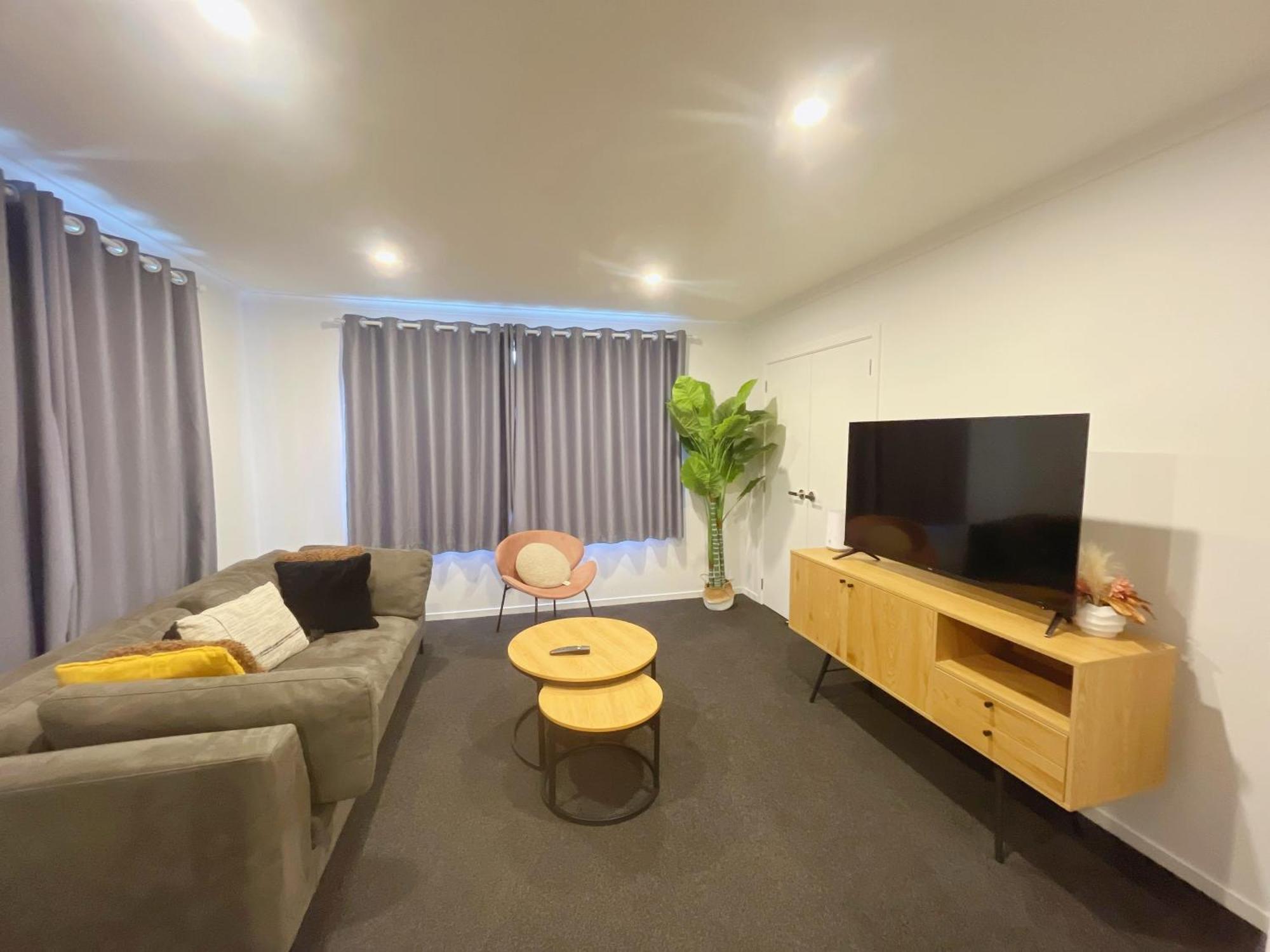 Rotorua Sunshine Brand New 4 Bedroom House エクステリア 写真